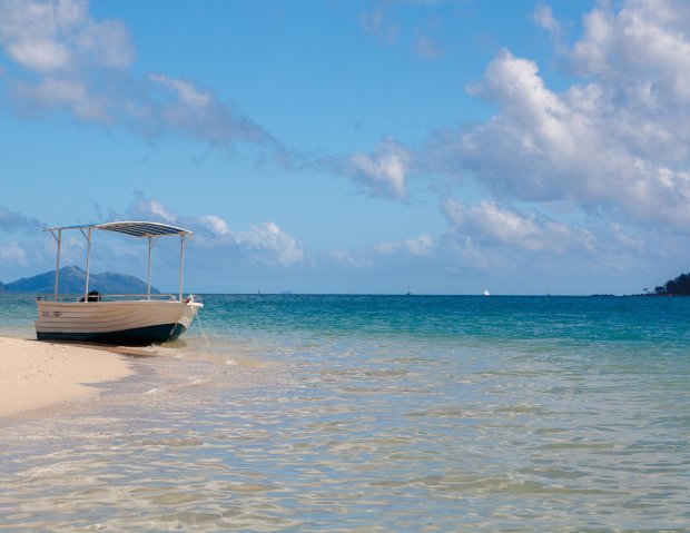 Visit the whitsunday island resorts during your sailing holiday. A Mind Blowing Four Day Itinerary For The Whitsundays Walk My World