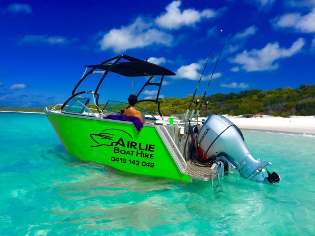 Sail the fascinating australia on a superb 46 ft motor boat for rent. Airlie Boat Hire Water Experiences